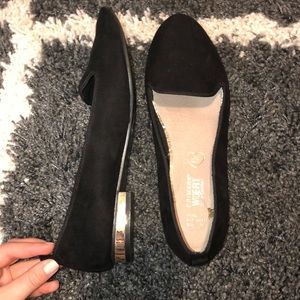 Black velvet shoes